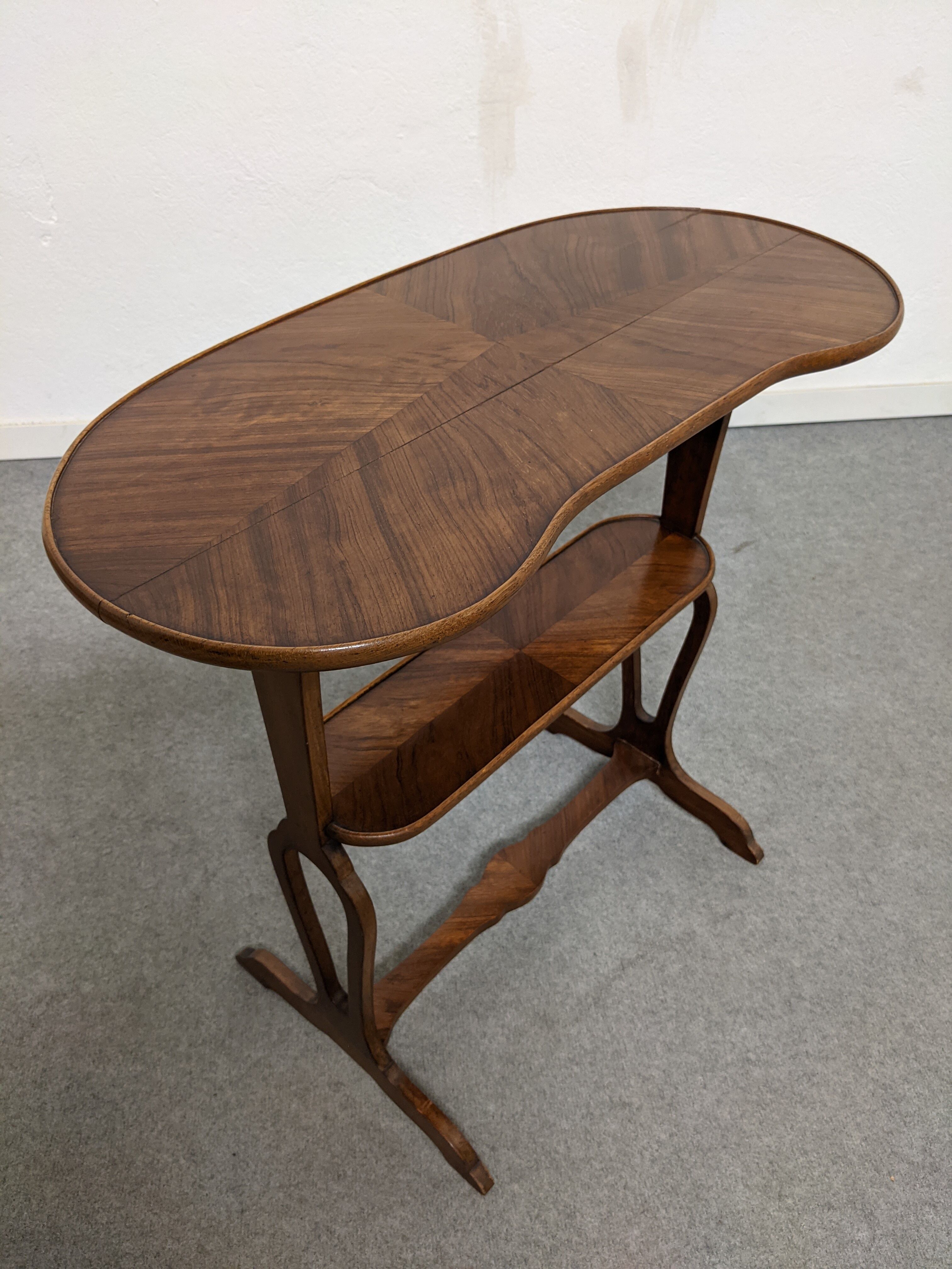 Side table called "kidney" art nouveau