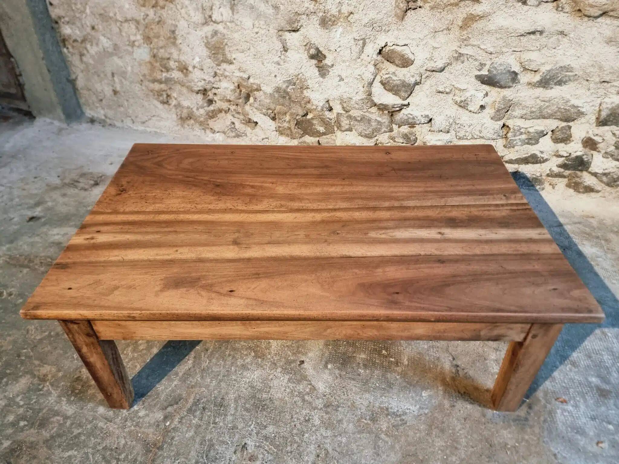 Table basse ancienne française en noyer avec tiroir – XIXe siècle, vers 1850