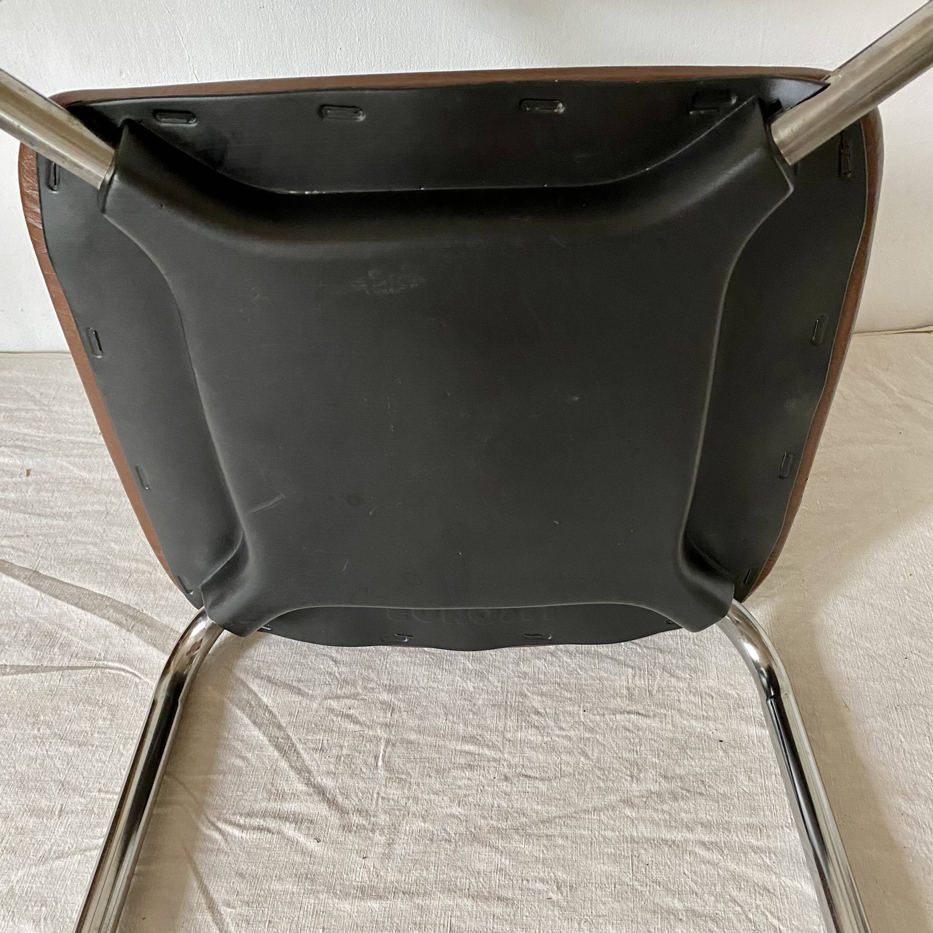 Chaise vintage en chrome et skaï