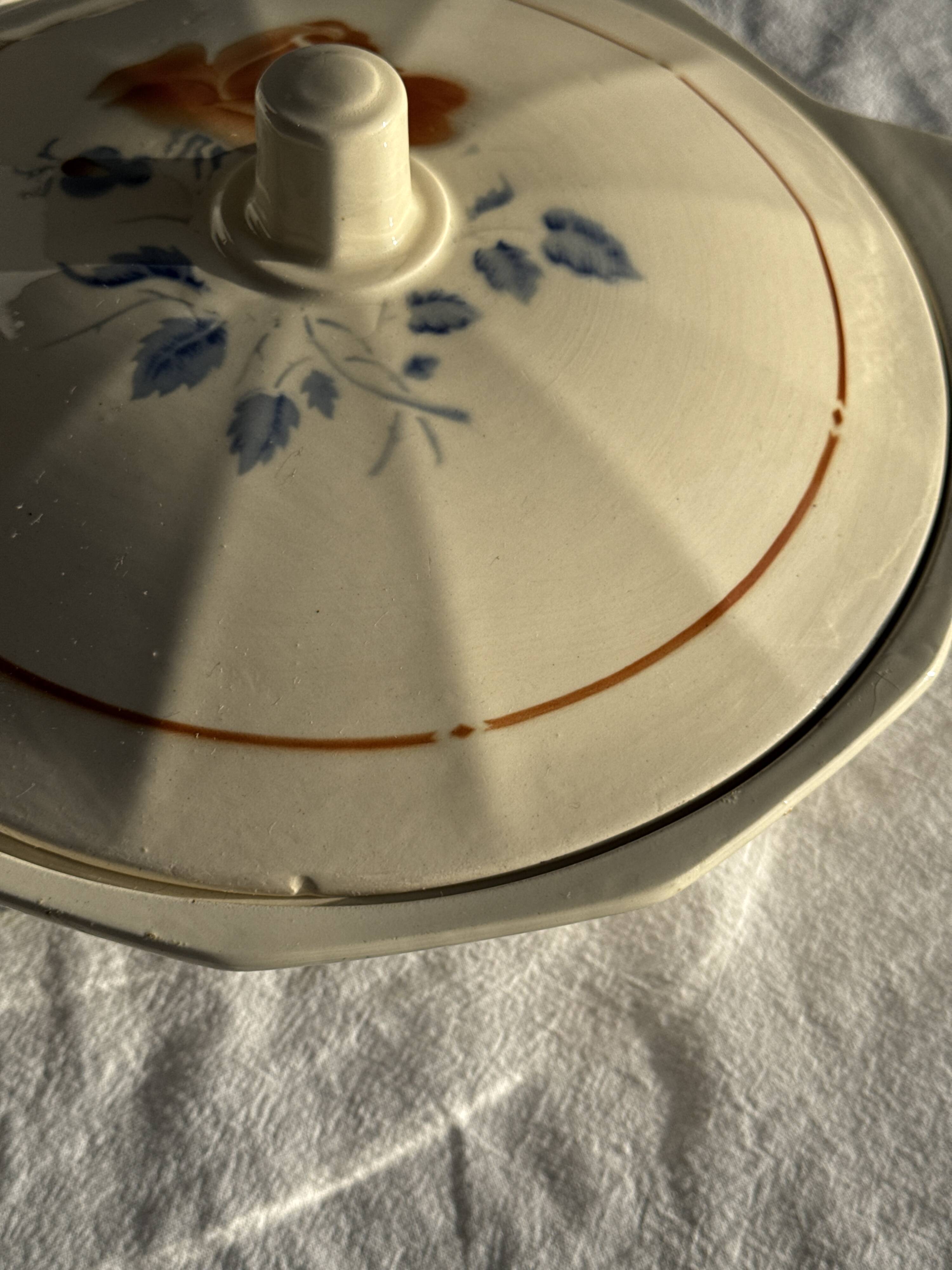 Antique Sarreguemines soup tureen with lid, rose pattern, D33 H28.