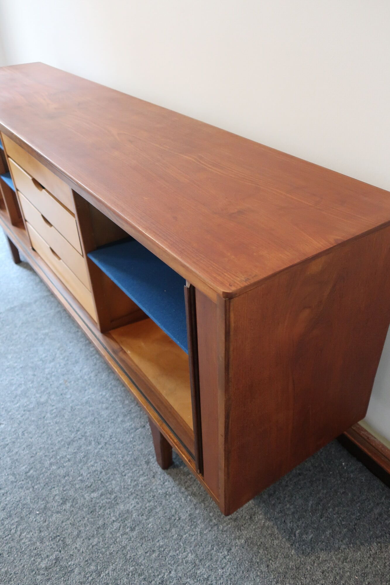 Danish teak sideboard of the 60s with accordion doors