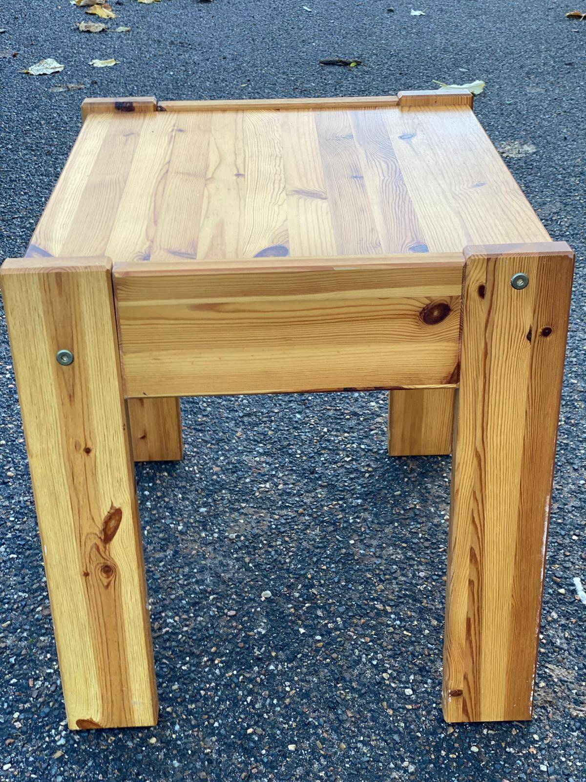 Commode table d'appoint scandinave en bois massif