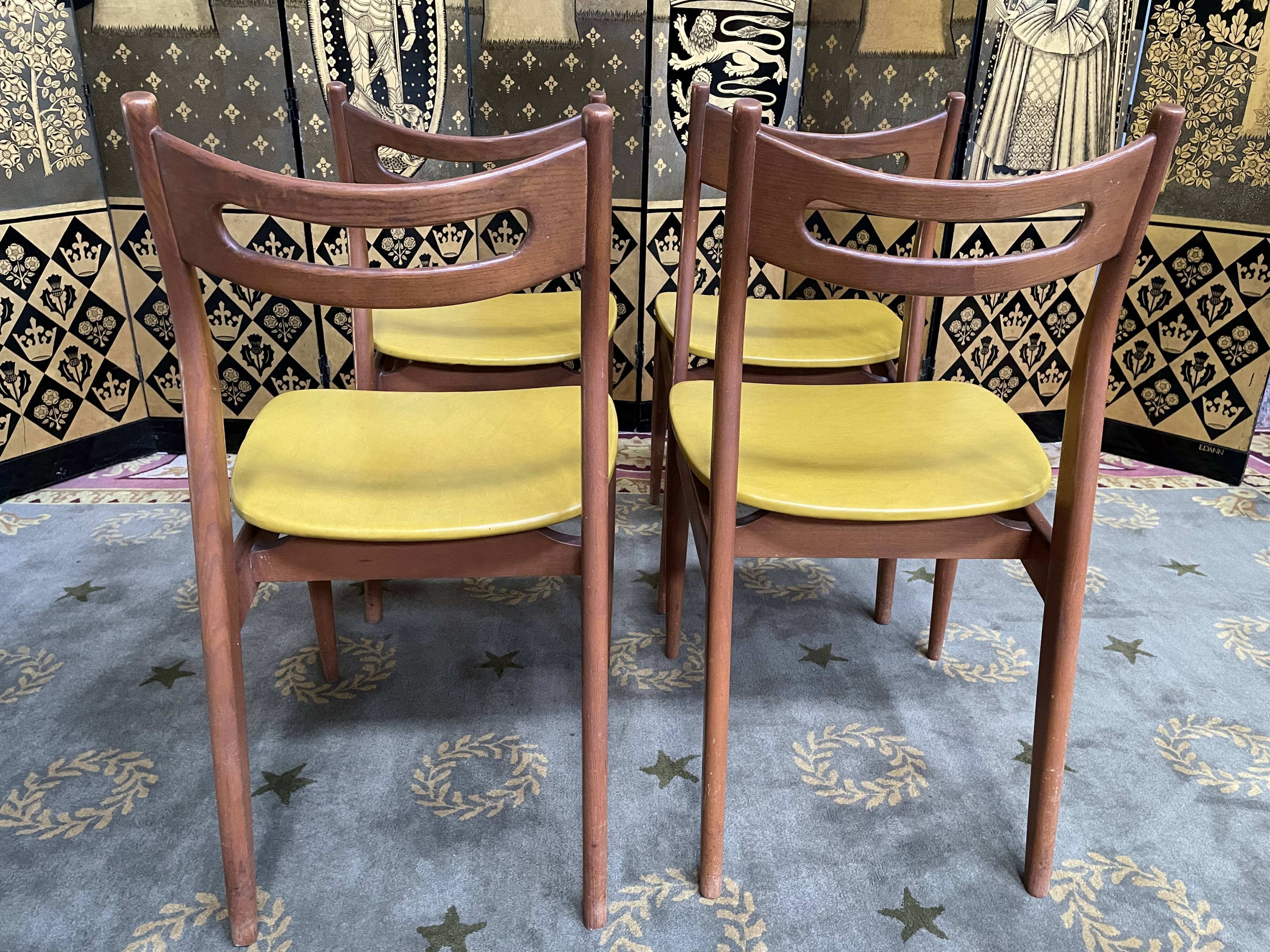 Suite de 4 chaises scandinaves skaï jaune