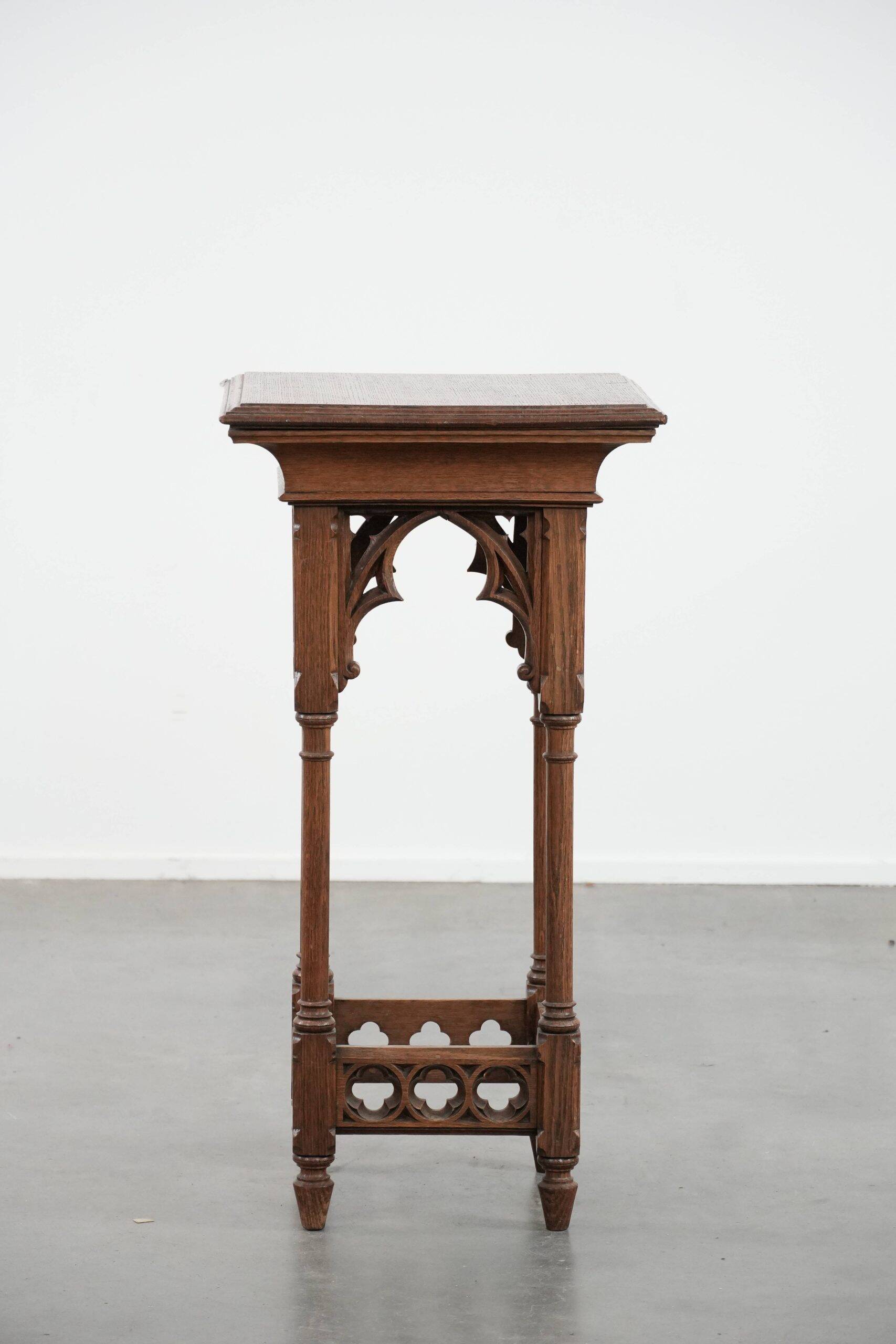 Elegant antique oak side table in Gothic style from the mid-19th century