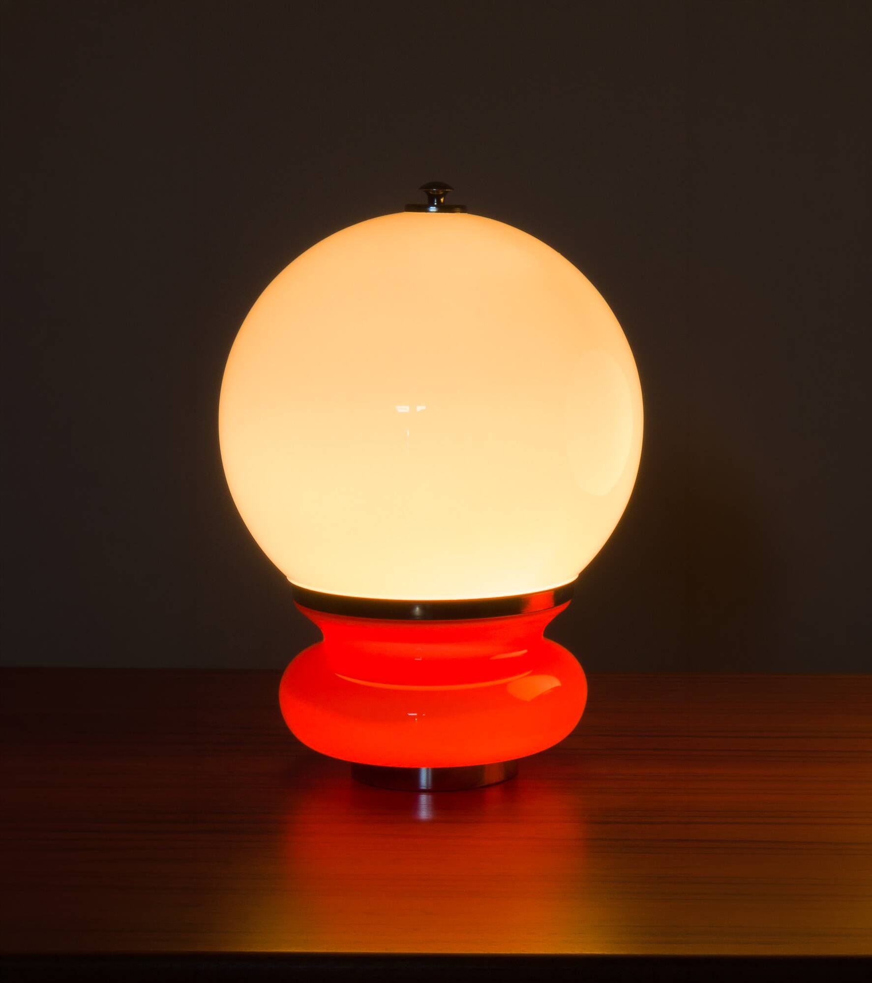 Lampe de table en verre Mazzega Murano de l'ère spatiale attribuée à Carlo Nason, Italie, 1970.