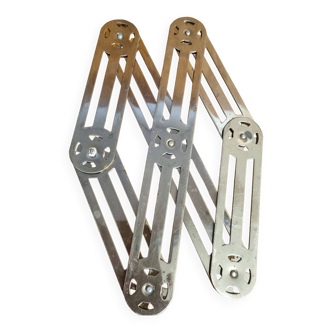 Vintage extendable trivet