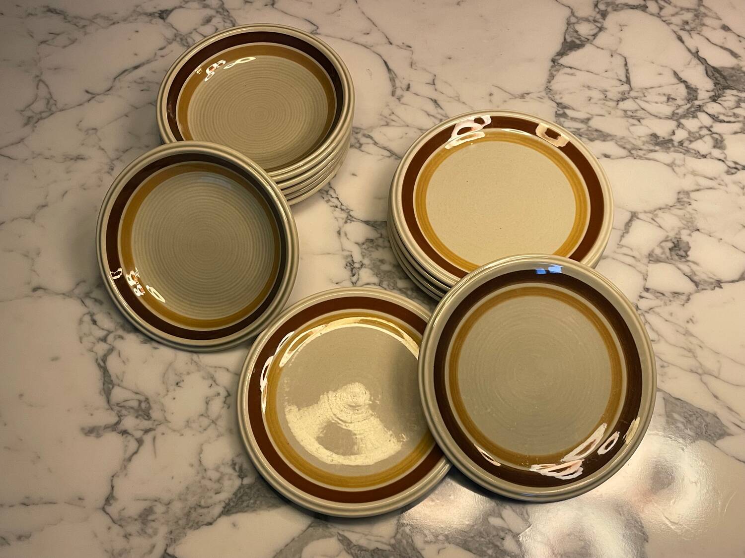 Lot of 12 Keramos plates 1970