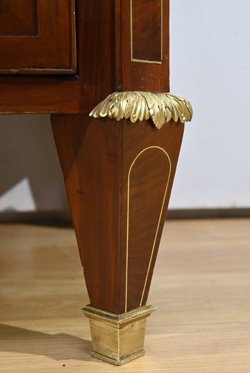 Rare mahogany commode, Louis XVI period – 2nd half of the 18th century.