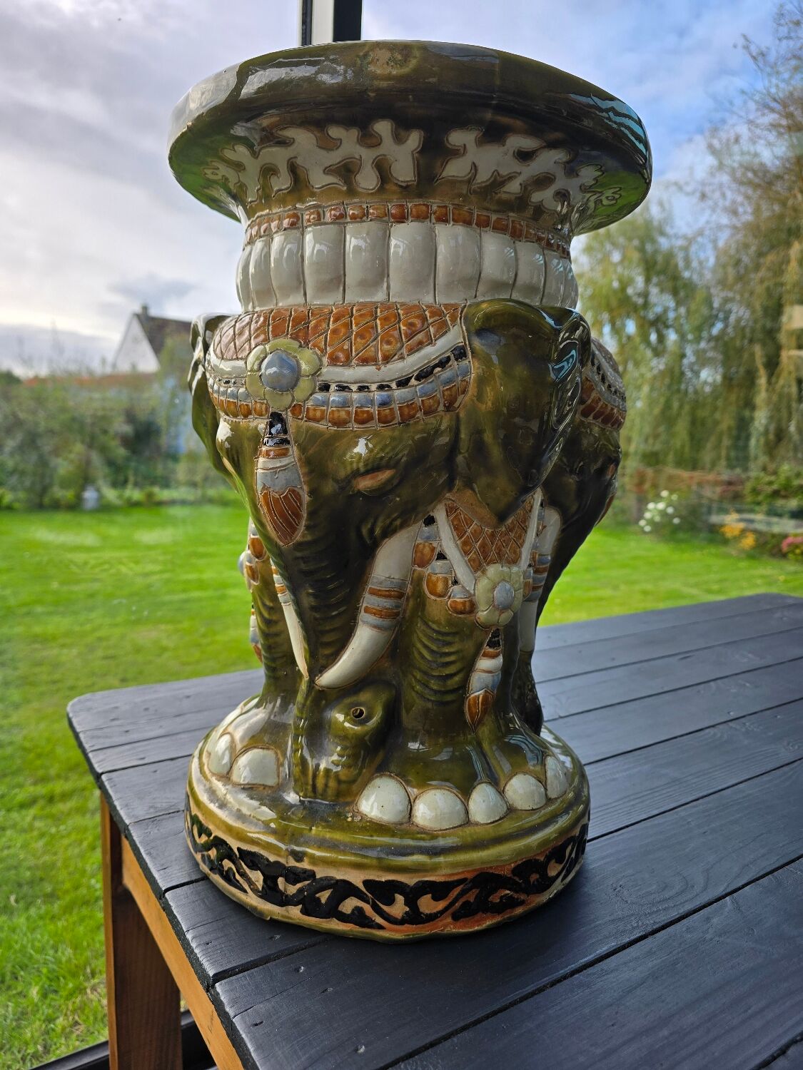 Table d'appoint éléphant en céramique