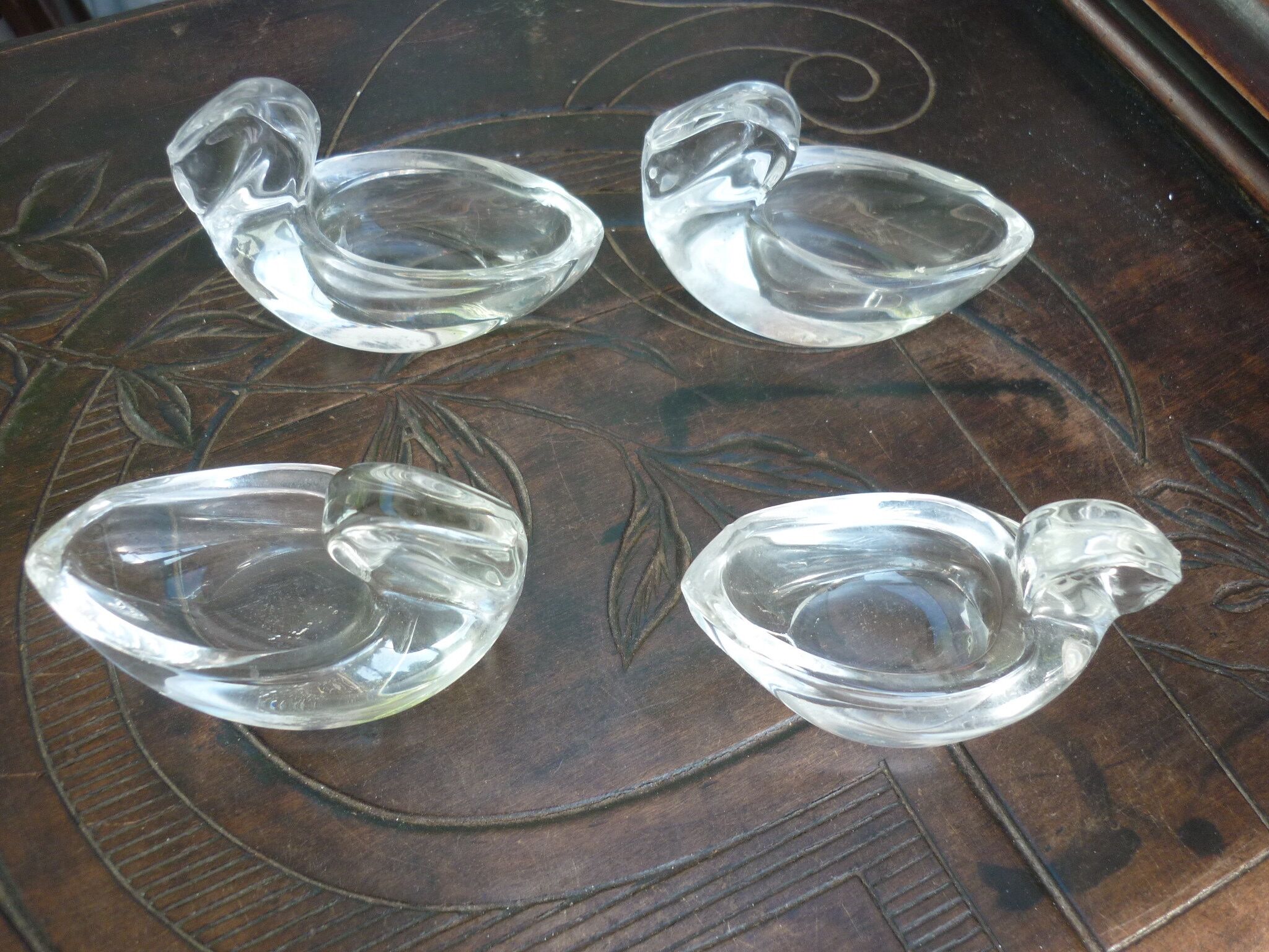 4 stylized swan-shaped salters