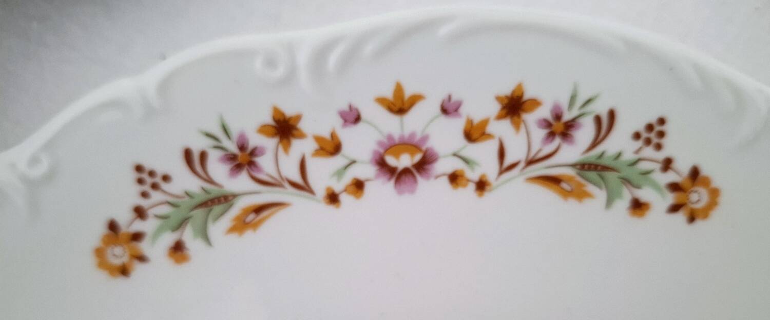 Un Service à Gâteau en Porcelaine du Berry P.L. France