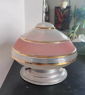 Ceiling light from the 40s/50s in gold and pink Art Deco.