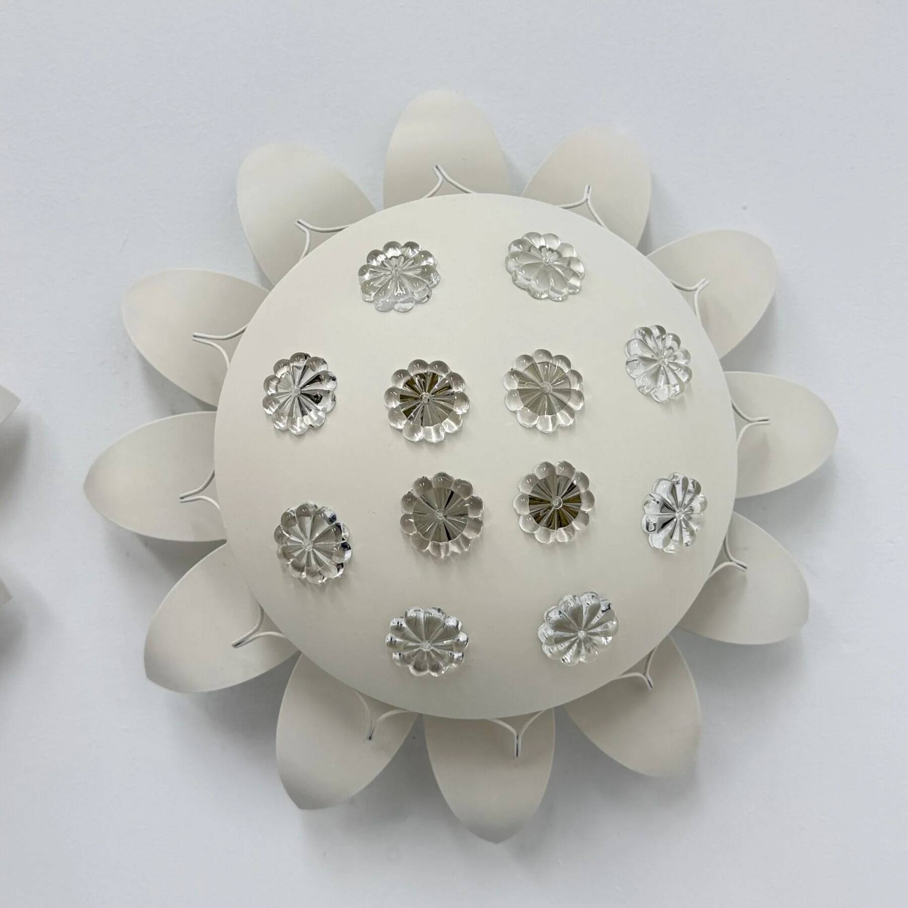 Set of 2 Emil Stejnar wall lamps with flower crystals, 1950s Vienna