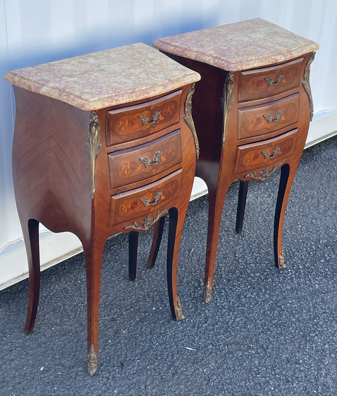 Paire de chevets style Louis XV