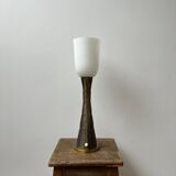Lampe de table Sonja Katzin mid-century laiton et verre opalin