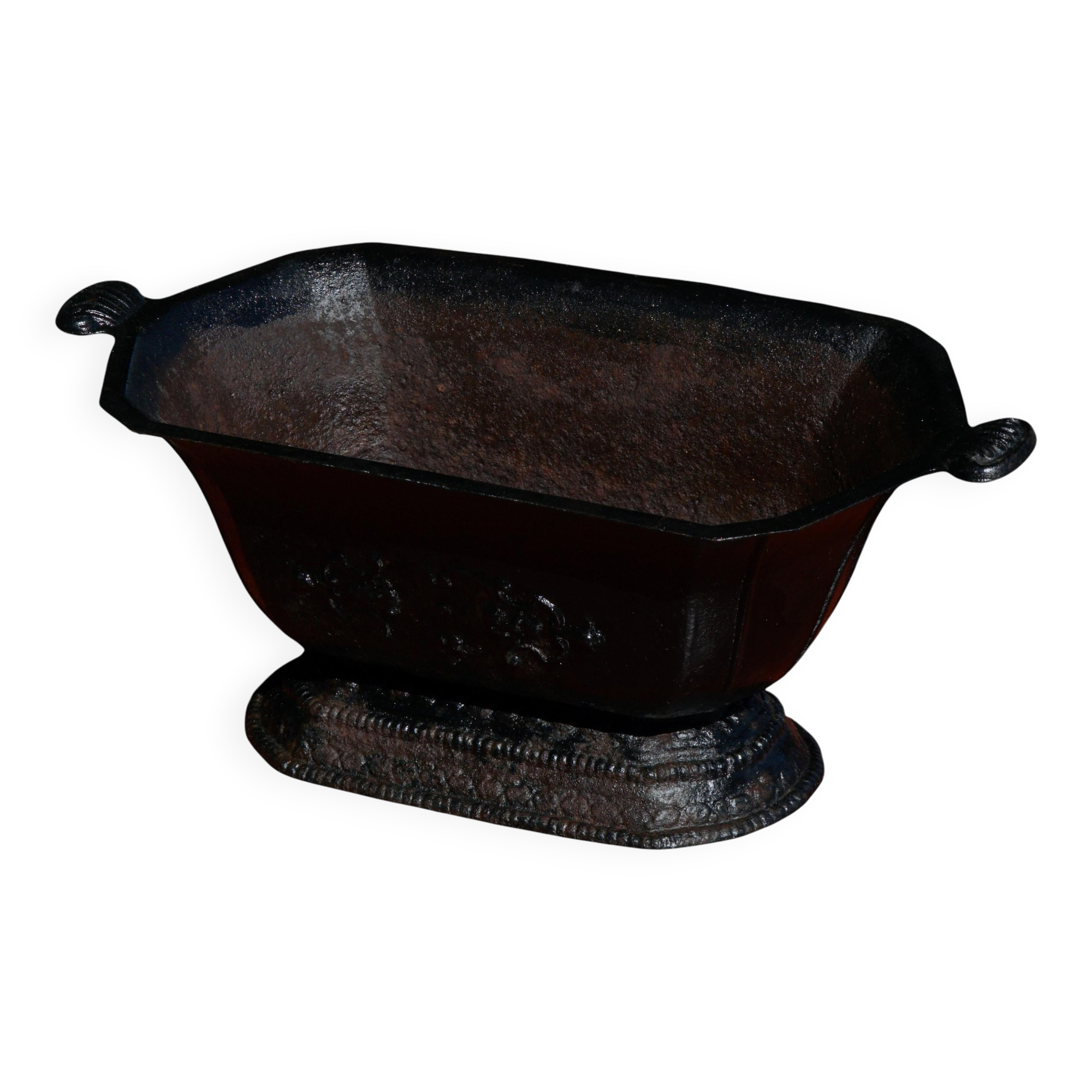 Old cast iron planter with handles, French, 1900-1920.