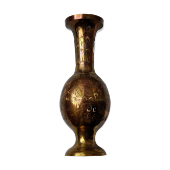 METAL VASE