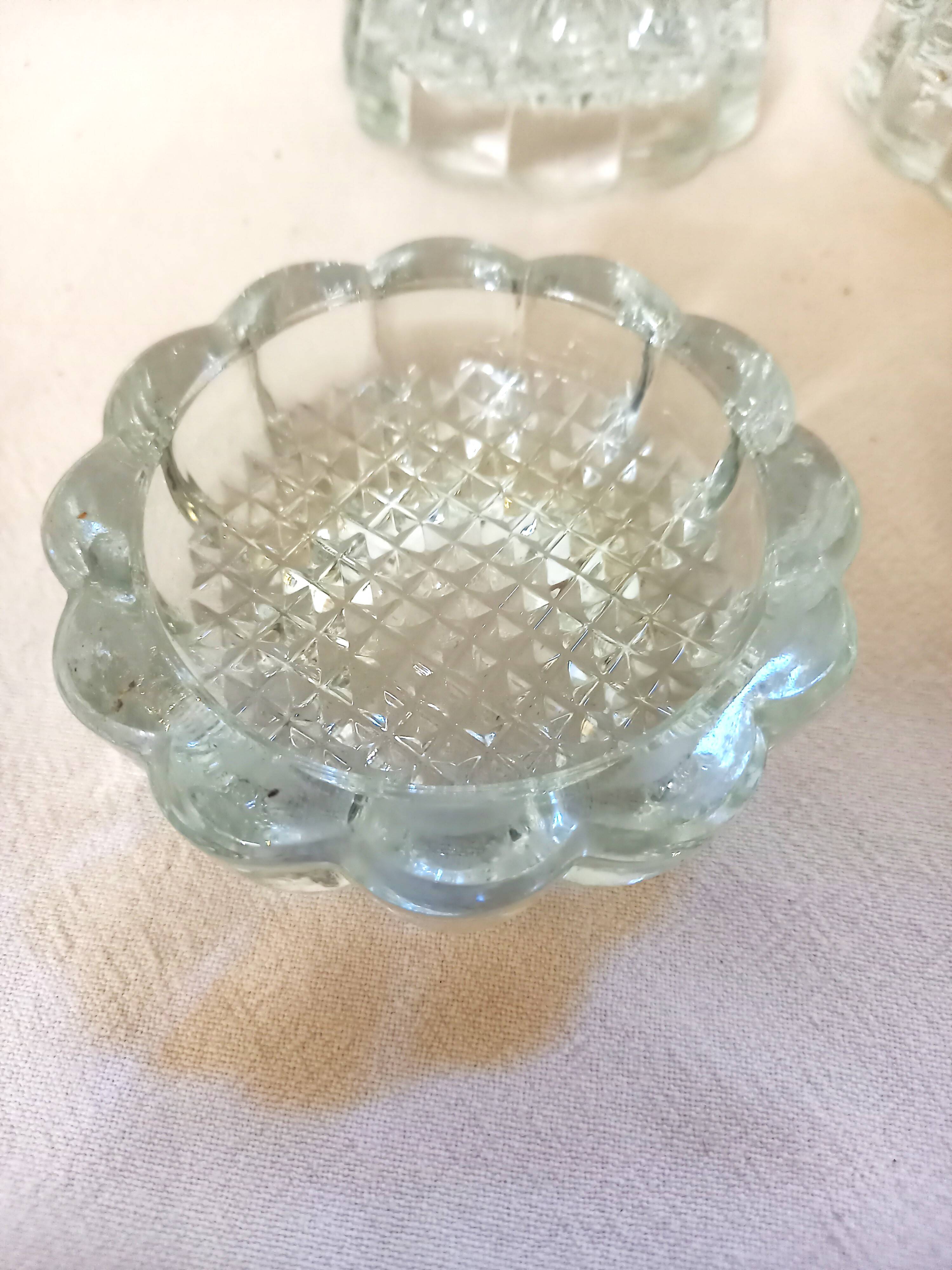 Set of 4 glass table or piano leg mats.