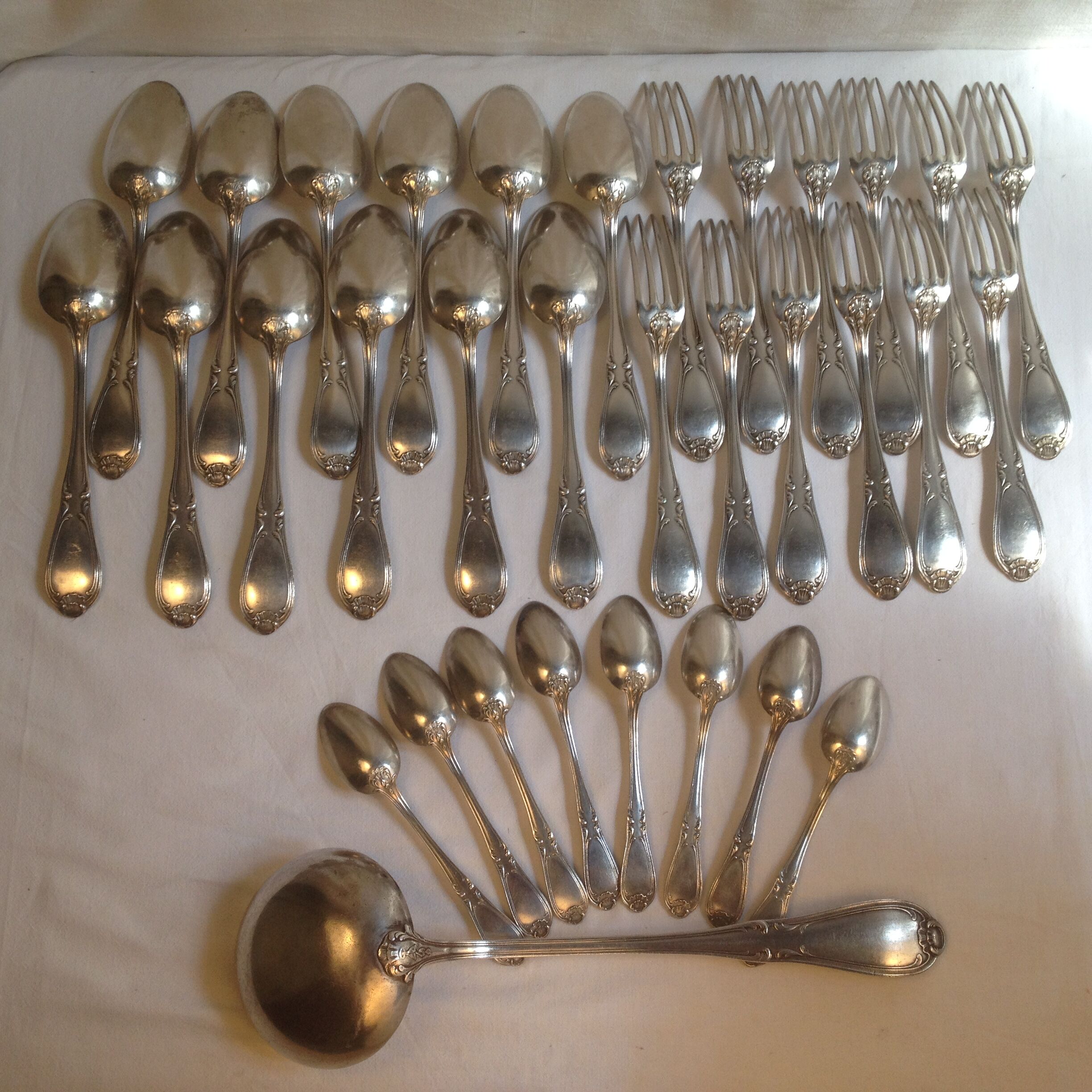 Housewife "Au Bon Marché" in silver metal rocaille model