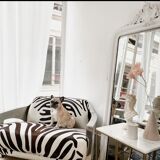 Cowhide sofa, made of solid aluminum