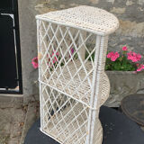 Corner shelf in rattan and vintage white wicker