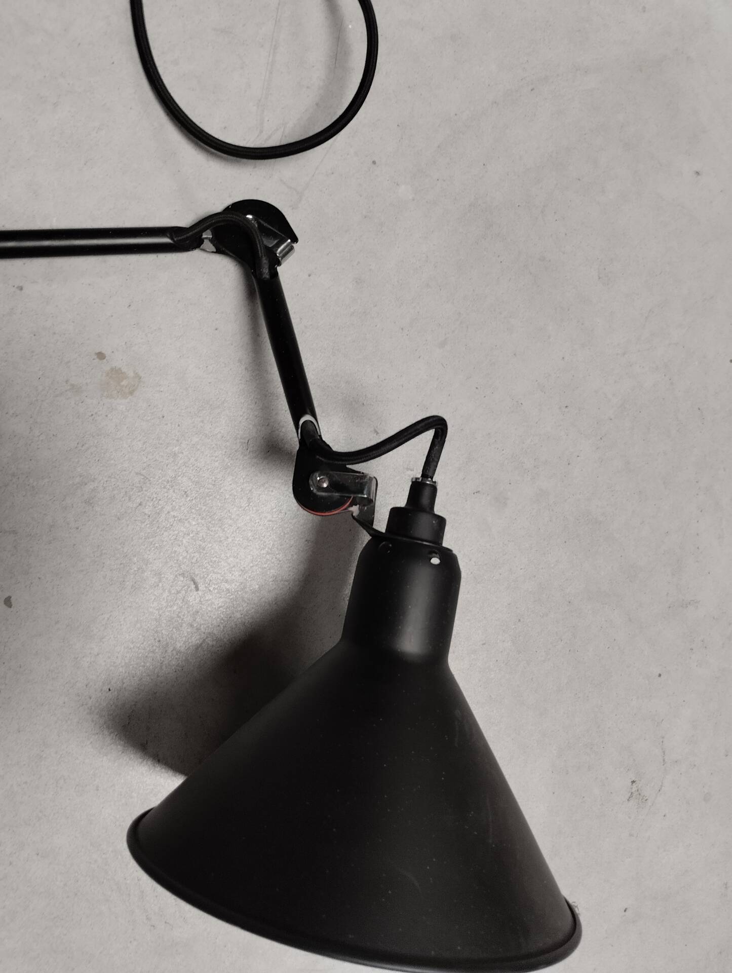 DCW edition lamp