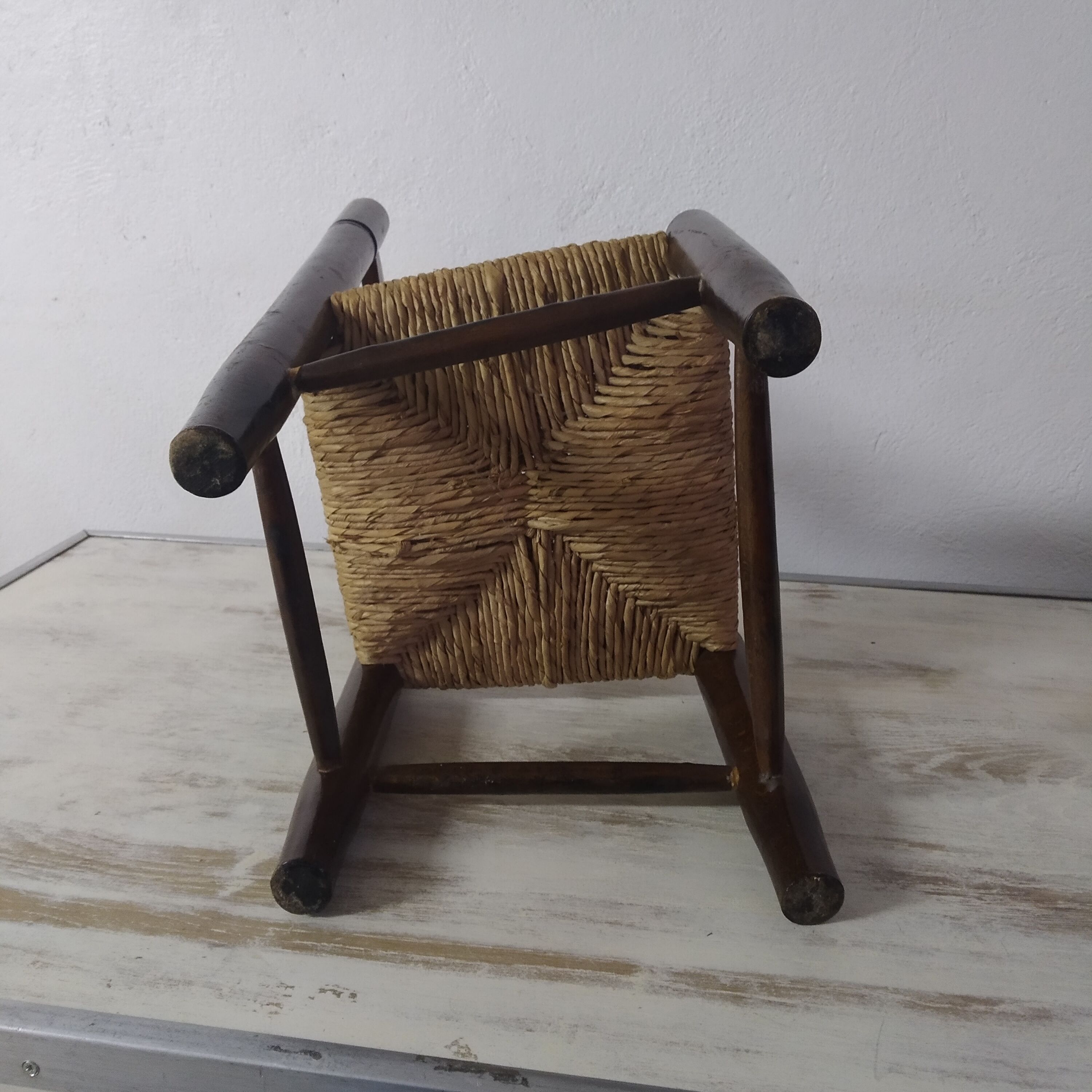 Straw child chair