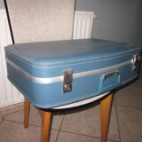 Vintage suitcase air hostesse