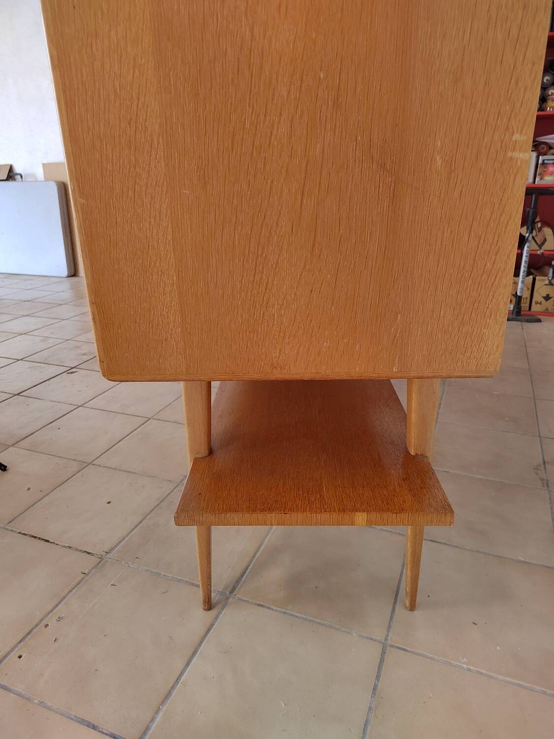 Superb tall sideboard in light oak, French work from the early 1950s
