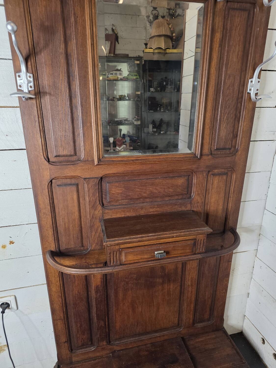 Vestiaire en chêne massif ancien