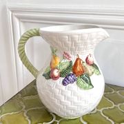 Pichet barbotine panier de fruits