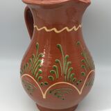 Vintage pitcher in glazed terracotta and polychrome décor