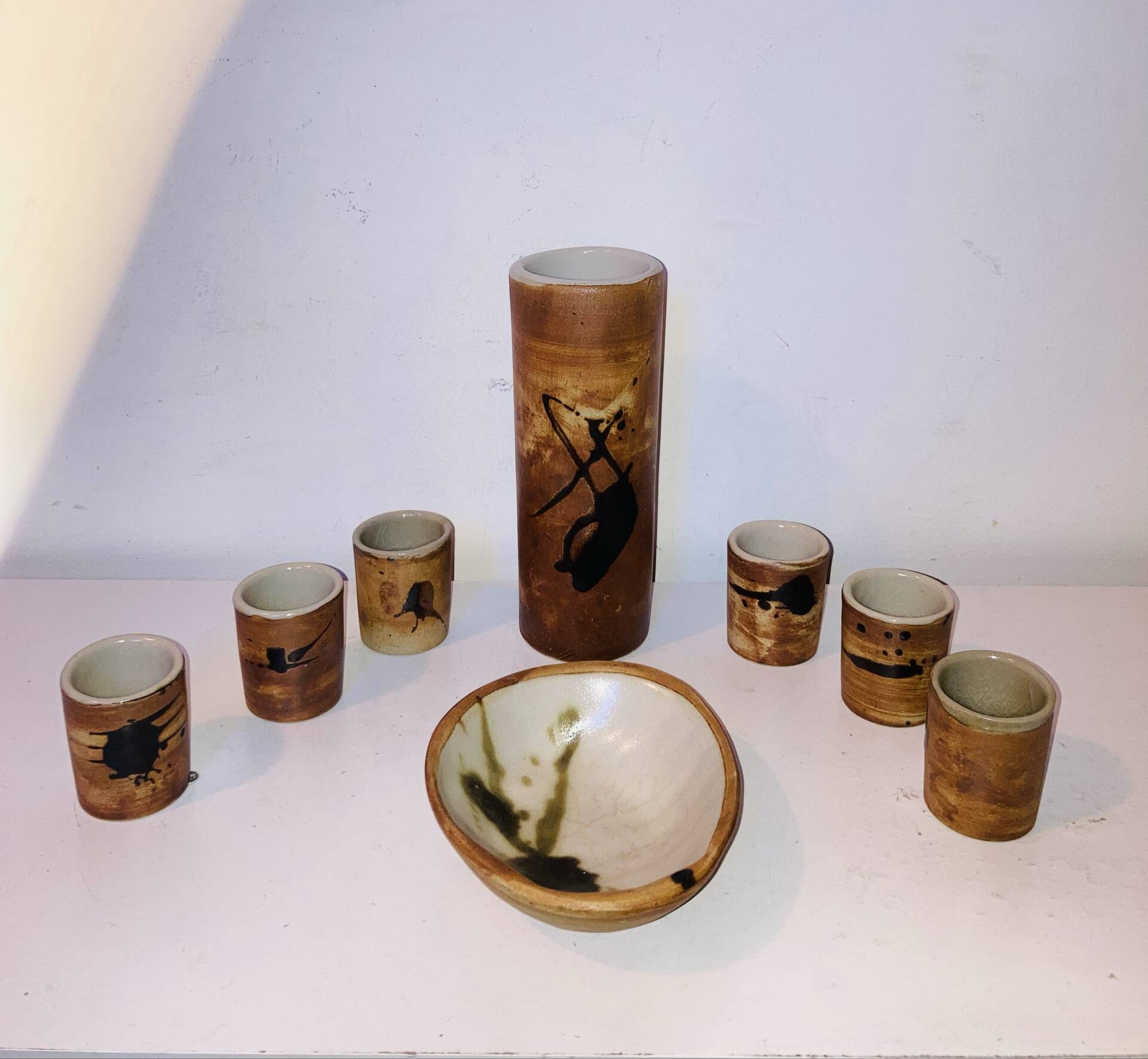 Varnished stamped La Colombe alcohol service from the 1950s/60s.