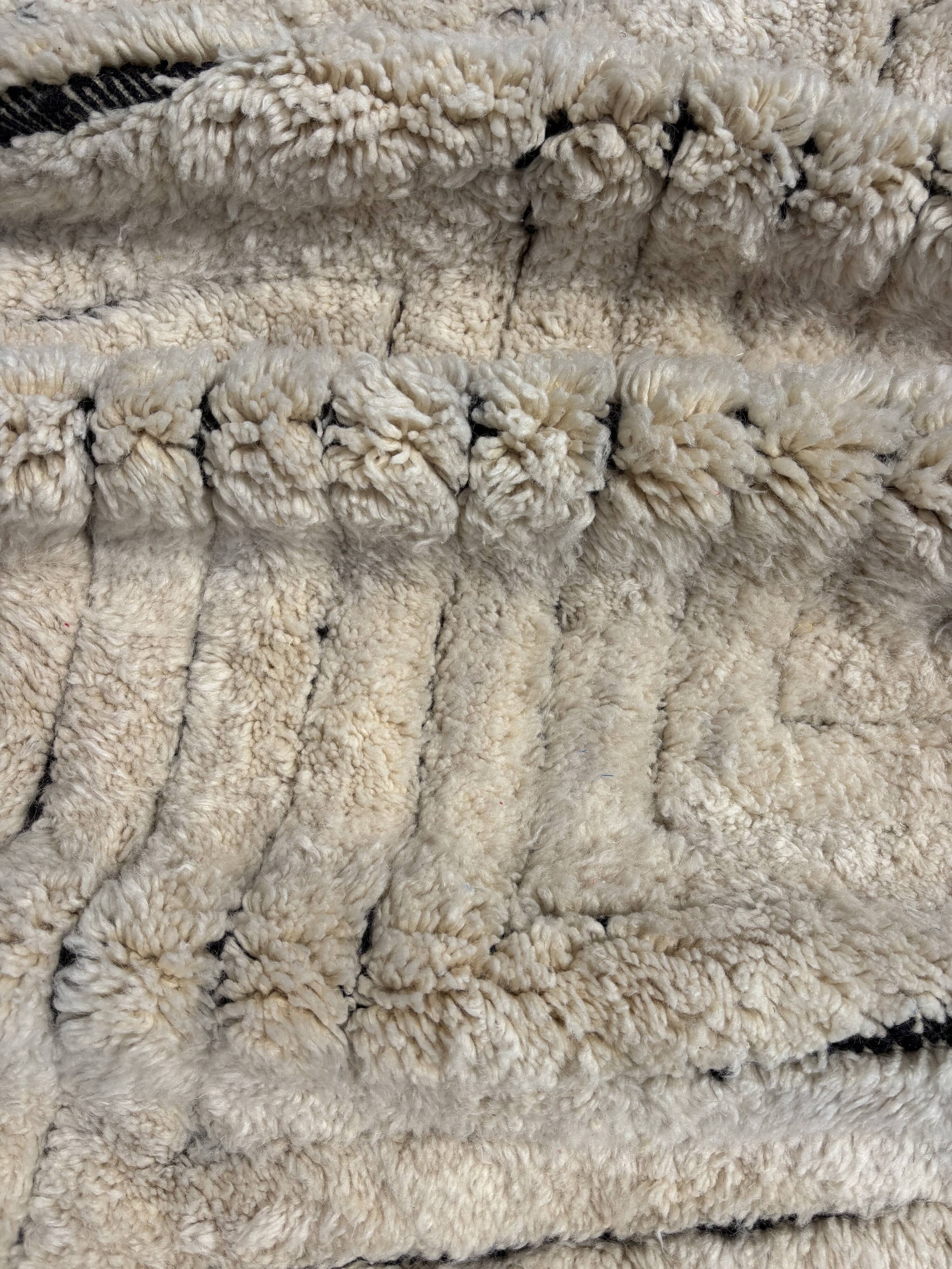 Snow - Moroccan wool Mrirt rug