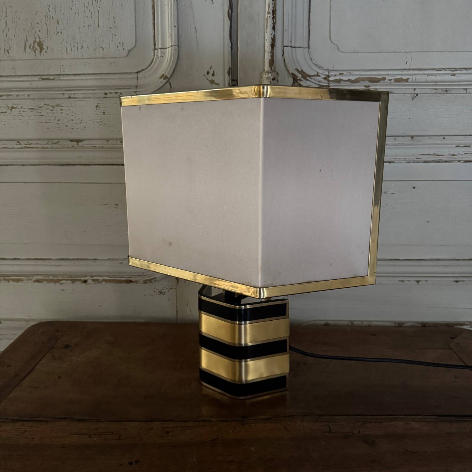 Lampe italienne Romeo Rega en laiton et laque XXe