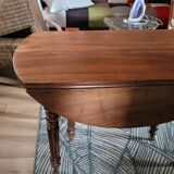 Old round tabke