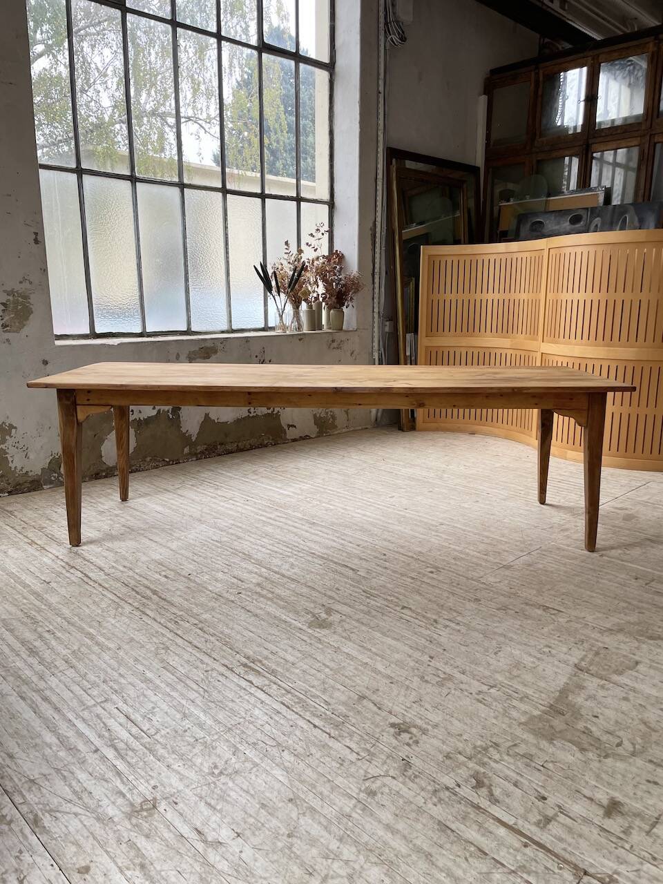 Farmhouse table with spindle legs 2.50m