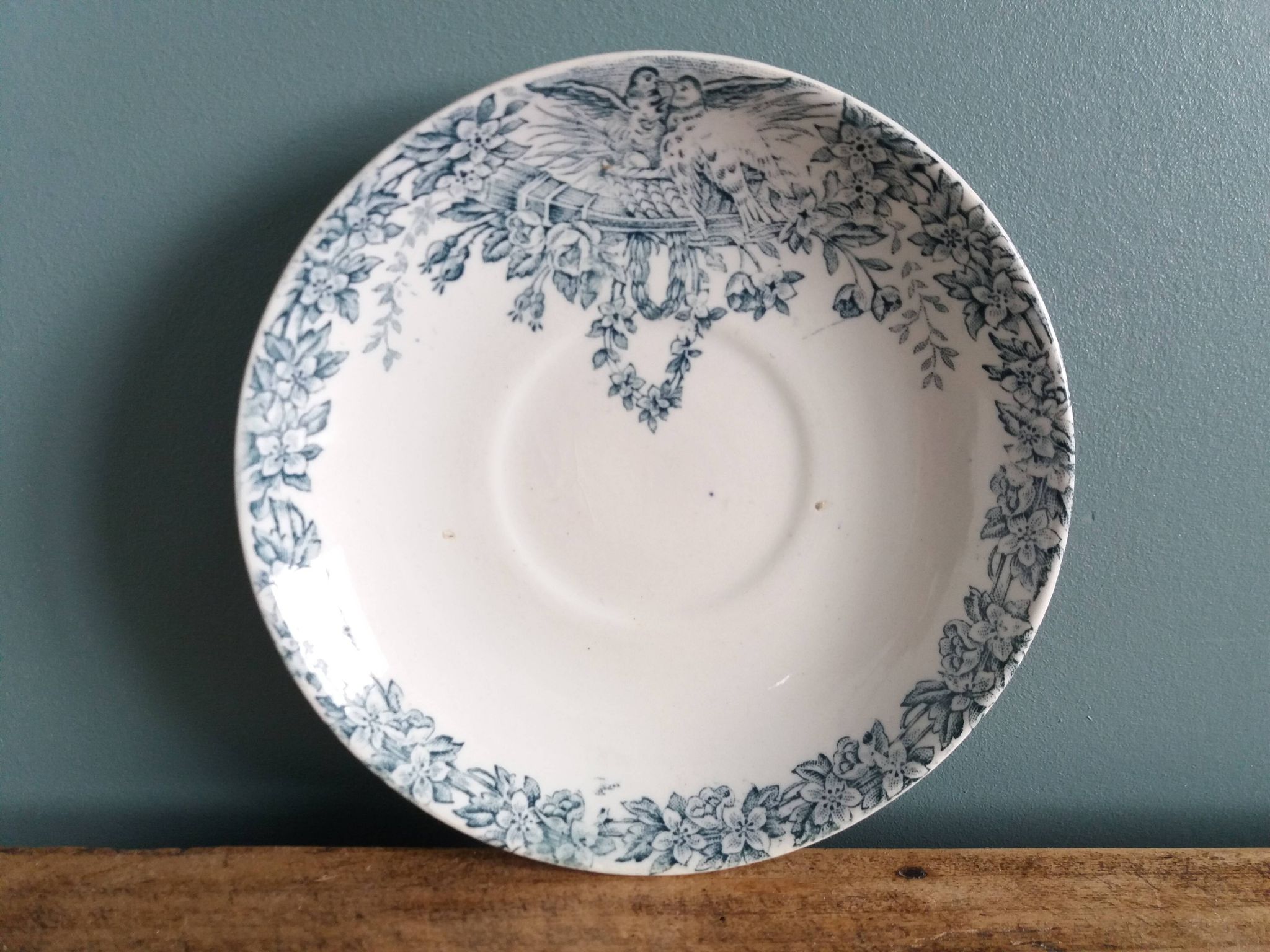 Saint Amand plate by Lebacqz & Bouchart, Colombier decoration, early 20th century