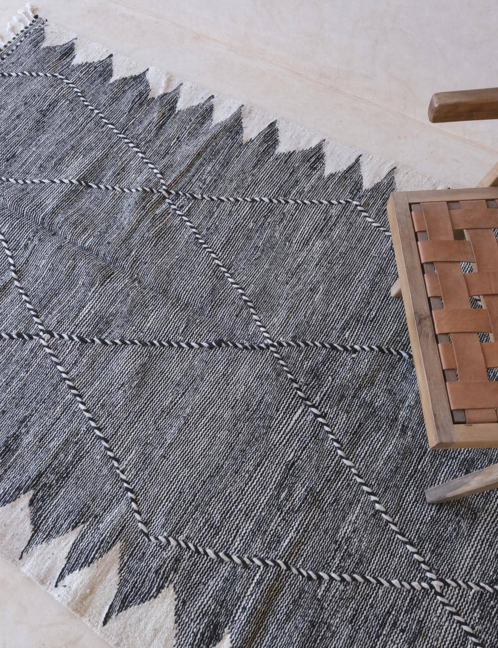 Kilim Zanafi rug - 267 x 152 cm
