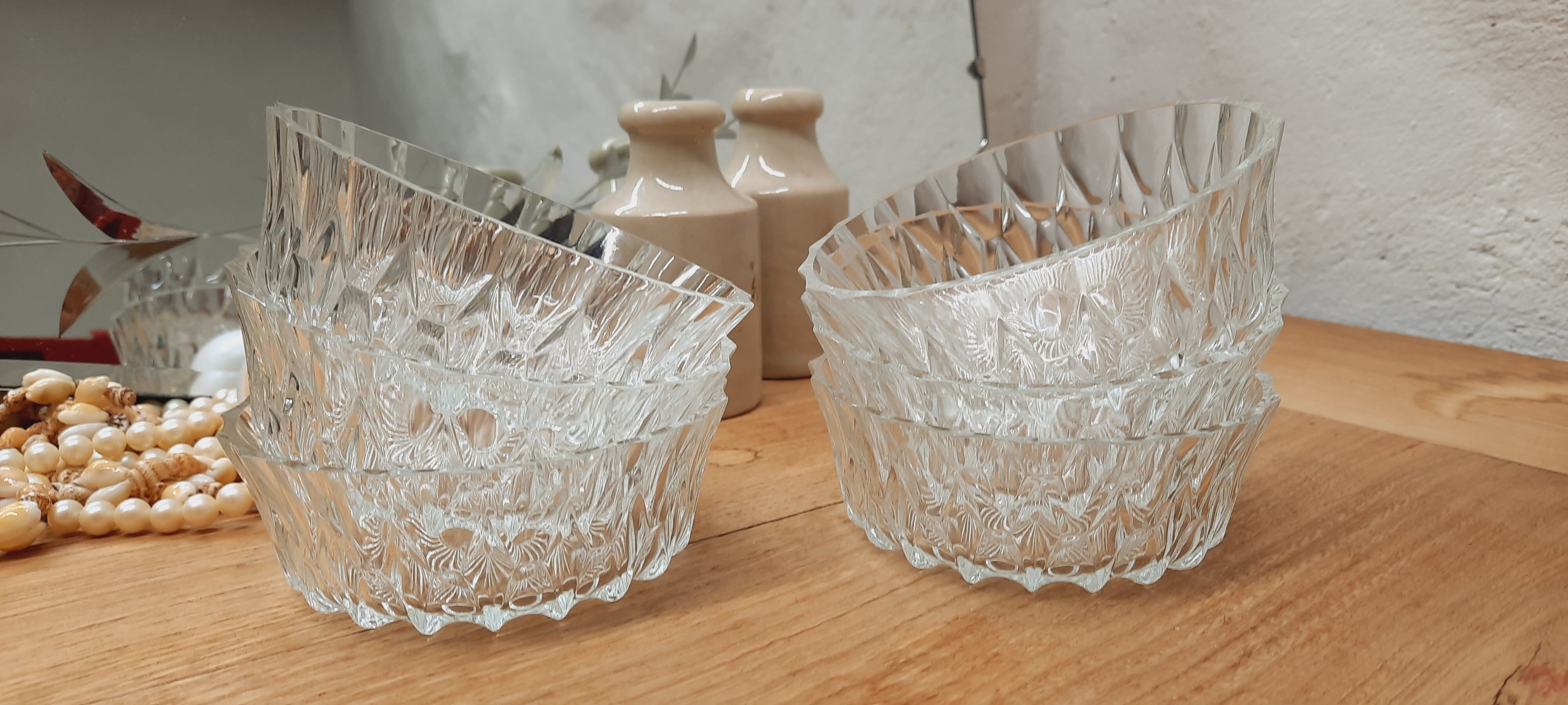 Lot 6 glass ramekins