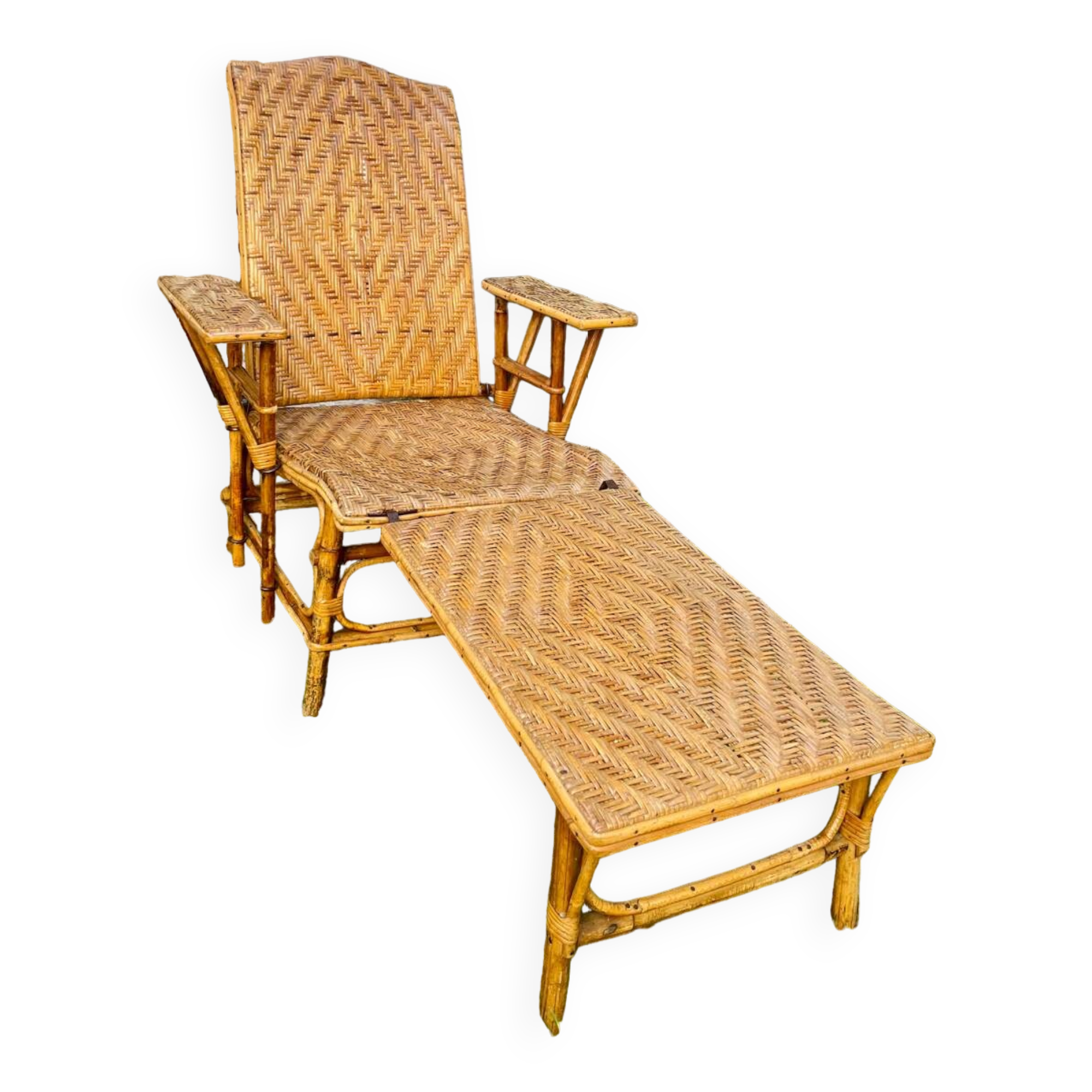 Rattan chaise longue. 1910