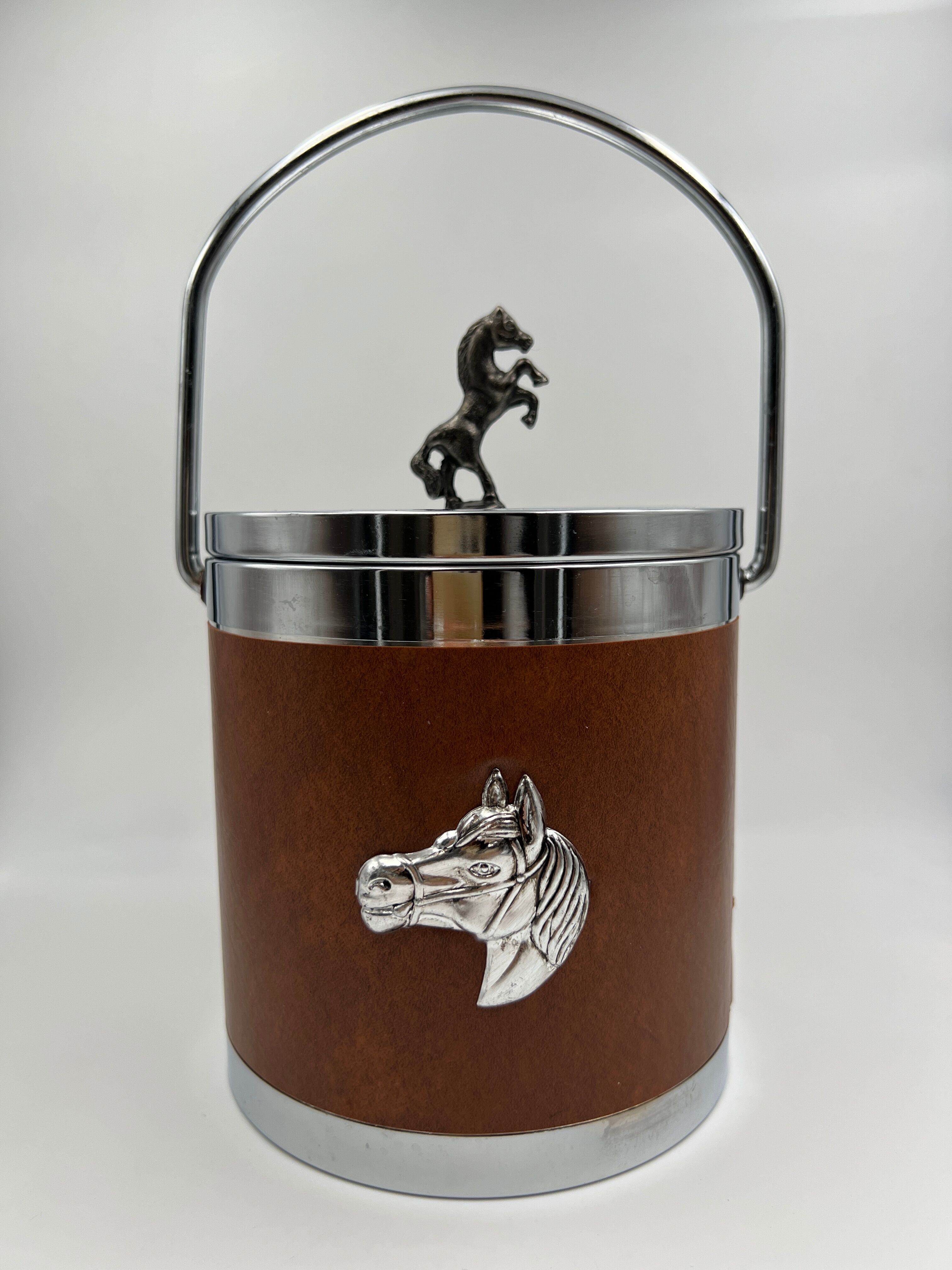 Horse ice bucket