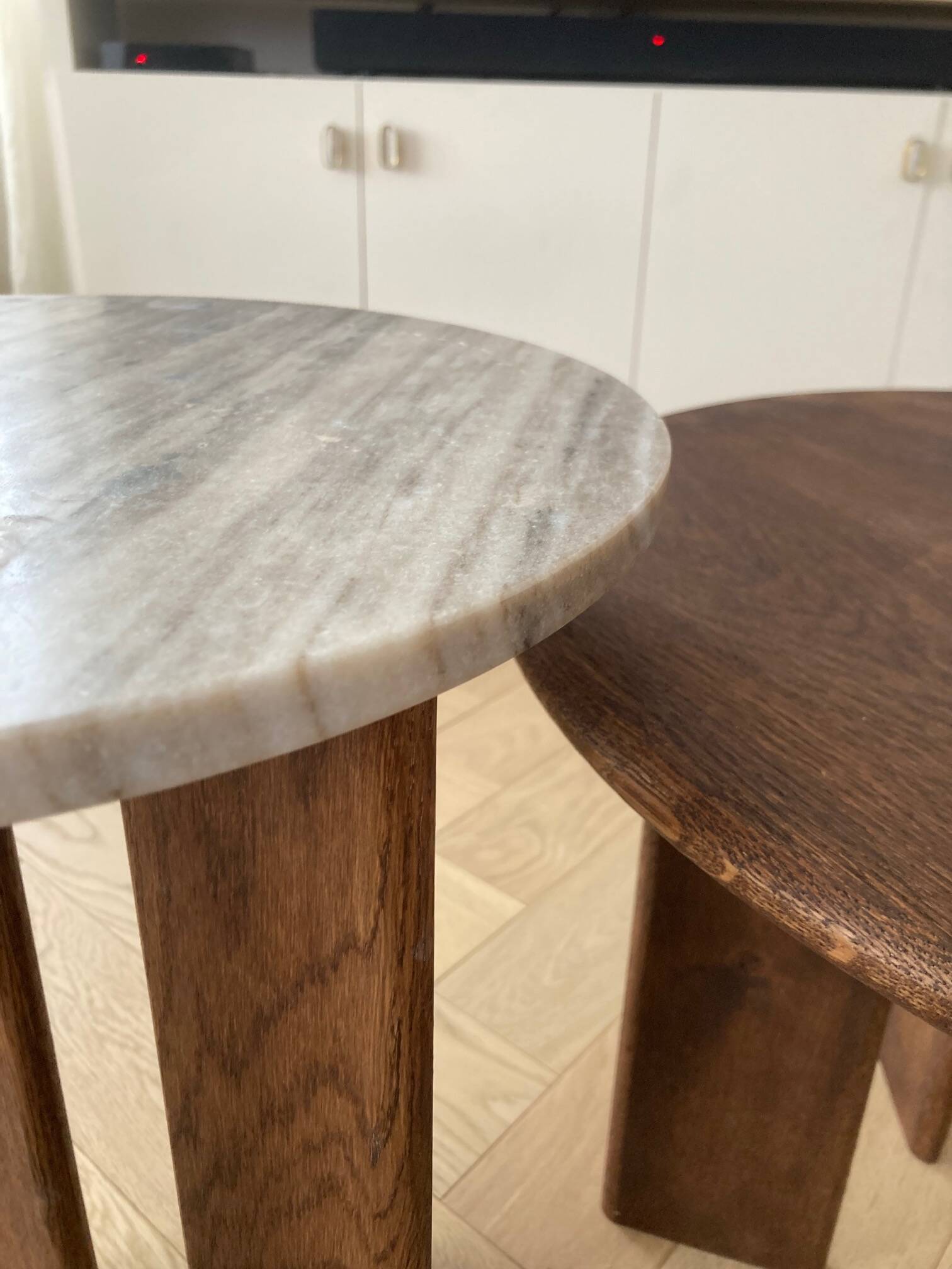 Minimalist style nesting coffee table