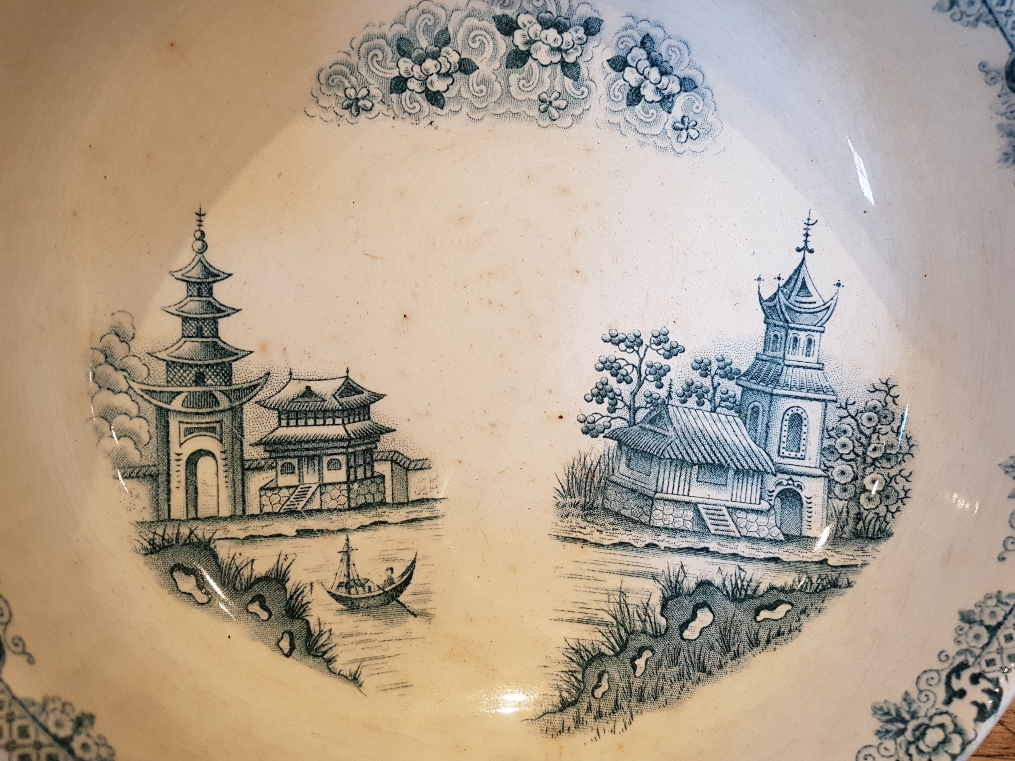 Former serving iron earth plate model Saigon
