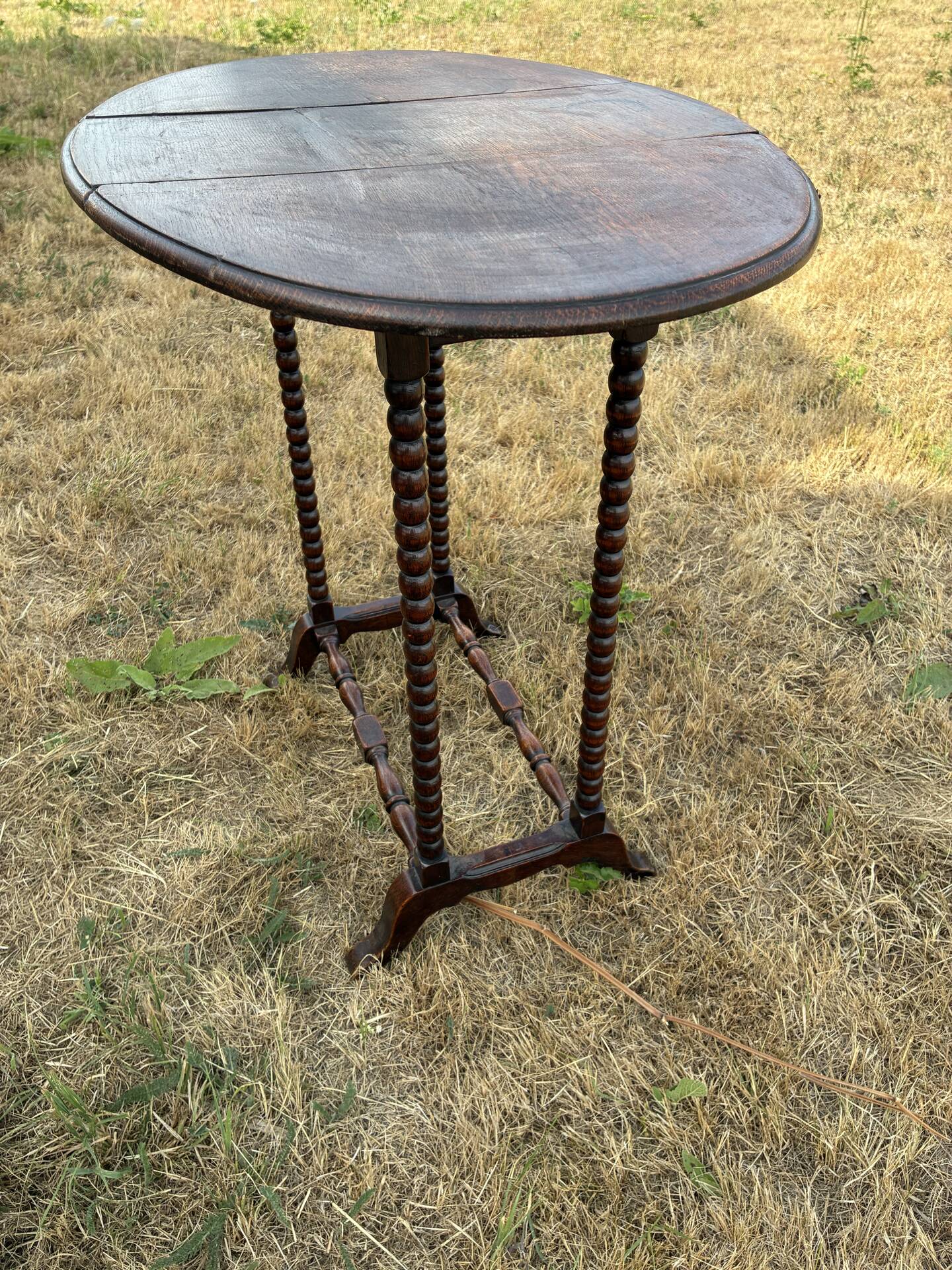 English gateleg folding table