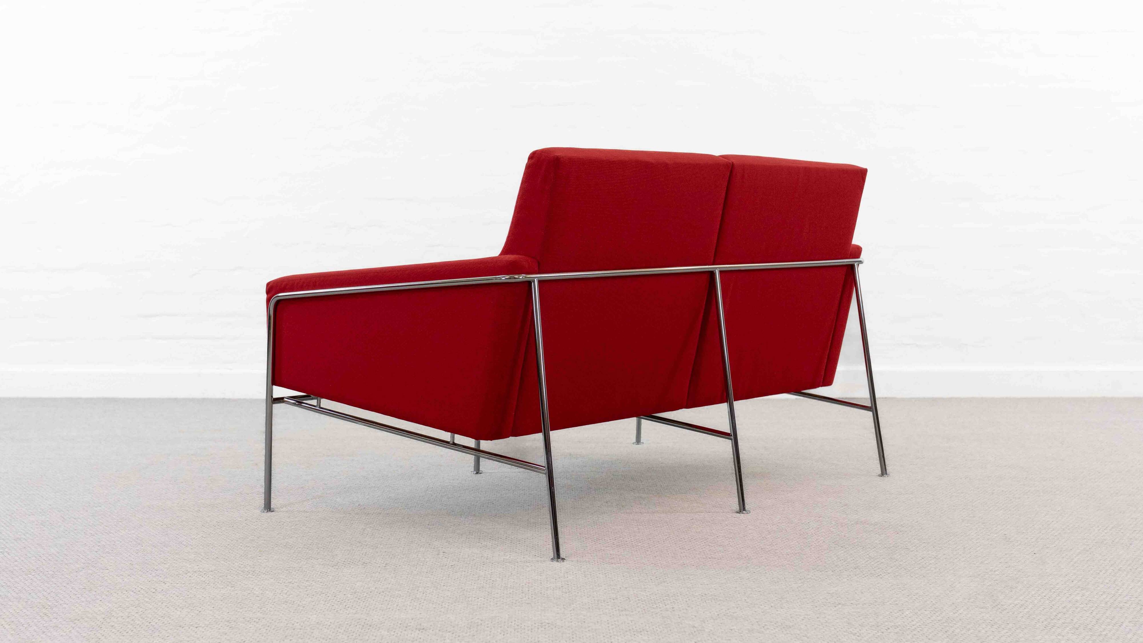 Airport Sofa Modell 3300 by Arne Jacobsen for Fritz Hansen