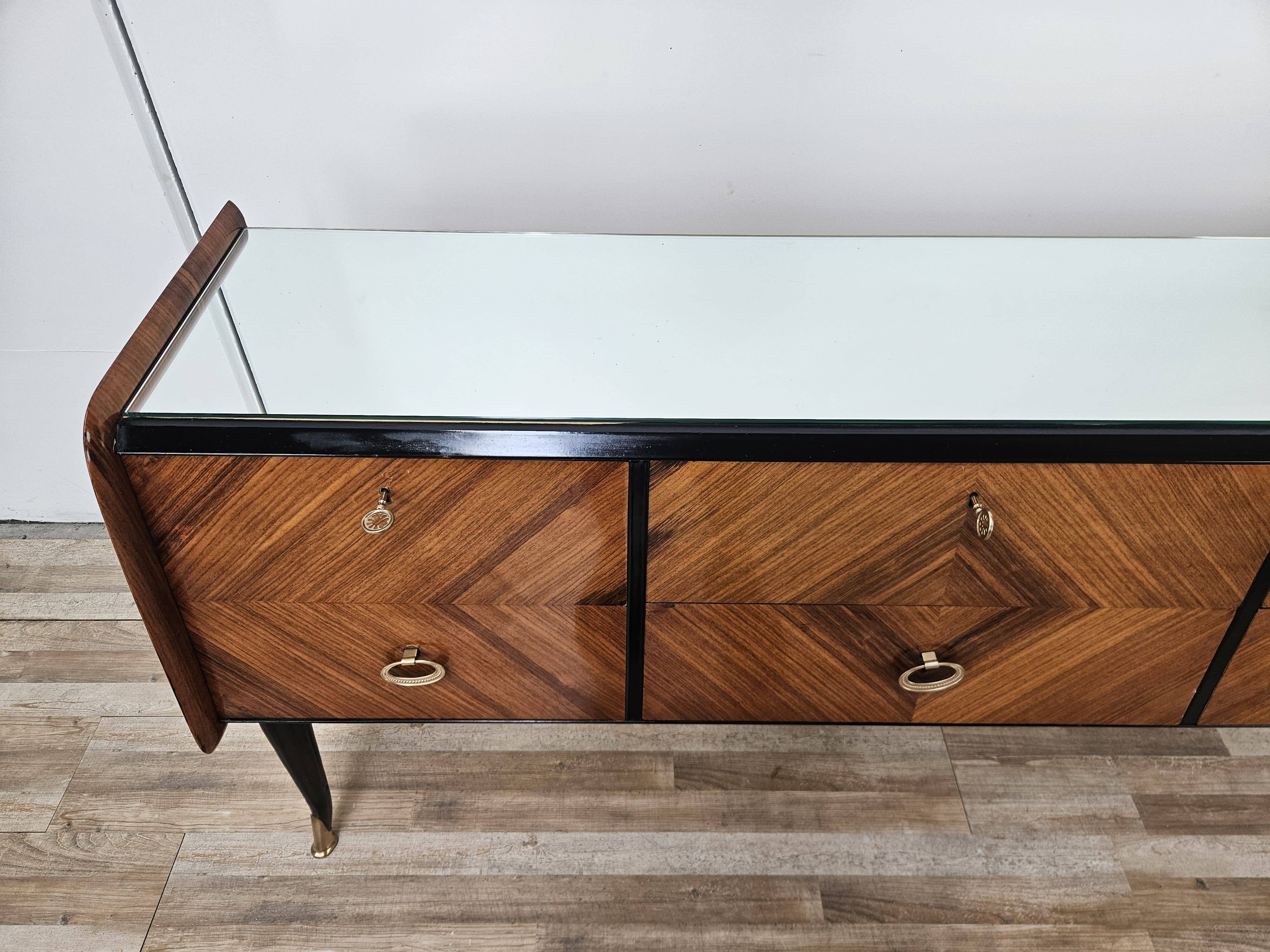 Commode en acajou avec miroir du milieu du siècle des années 1950