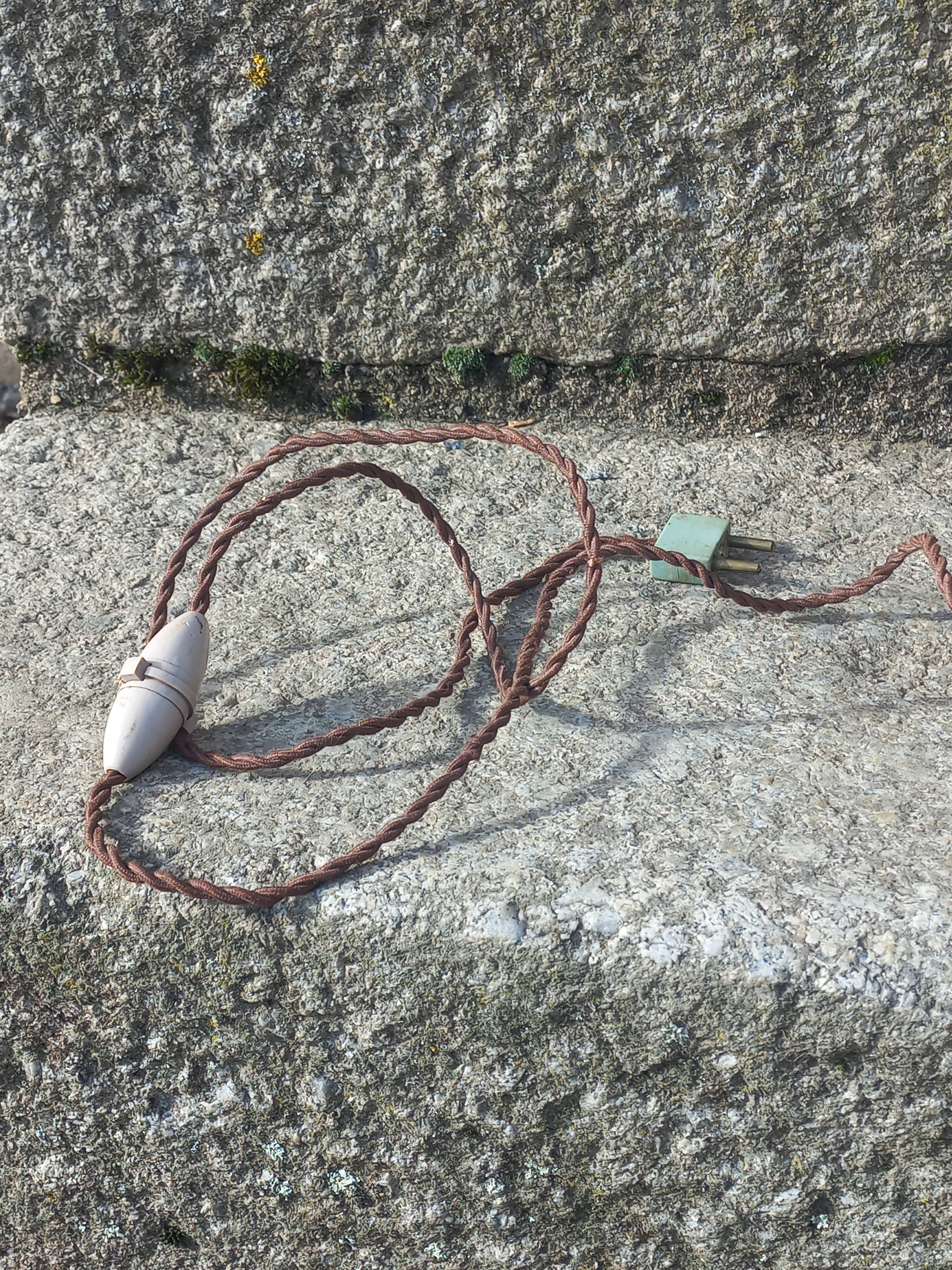 Art Deco night light in marble and enamelled glass from the 1930s.