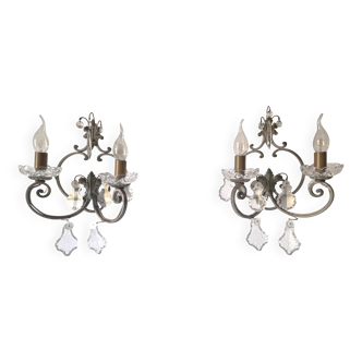 Paire d'appliques  en metal patiné et pampilles cristal