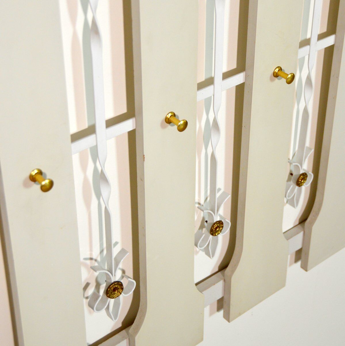 Vintage entrance cloakroom